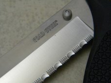 Cold Steel Japan Voyager Large Serrated Lockback Knife 