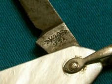 VINTAGE VOOS USA PEARL MOP FOLDING POCKET WATCH FOB KNIFE KNIVES OLD