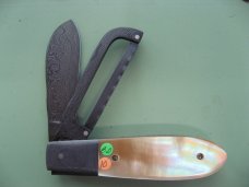 DANIELS FAMILY KNIFE BRANDS-EXCELSIOR KNIFE CO-.GOLD LIP PEARL GAME SCOUT