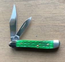 CASE Peanut Brilliant Green Barbed Wire