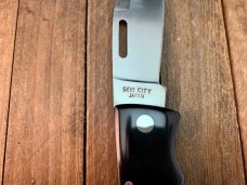 Paragon Folding Hunter Lockback designed by Blackie Collins made in Seki Japan 