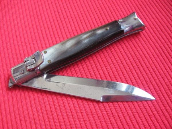 Vintage Italian Fishtail Leverlock Switchblade Knife.