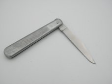 Queen Cutlery - Big Chief #45S: 5” closed, cast aluminum frame and serrated stainless steel 