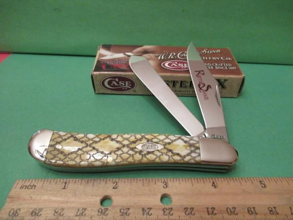 Case XX2009 Rattle Snake Bone Dogleg Trapper Pattern # 6240 SS Case XX2009 Rattle Snake Bone Dogleg Trapper Pattern # 6240 SS