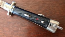 Bargeon Medium Size Stiletto, Rare FRANCE Marking, 8 1/2 Inch, Red Dot Safety, 1960's Production 