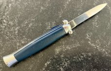 Super Automatic Out The Front, Blue Handle, Hard To Find Variation, Marked STAINLESS STEEL, Used 