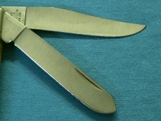 UNITED UC 333 JAPAN JIGGED BONE BULLET GUNSTOCK TRAPPER FOLDING POCKET KNIFE KNIVES