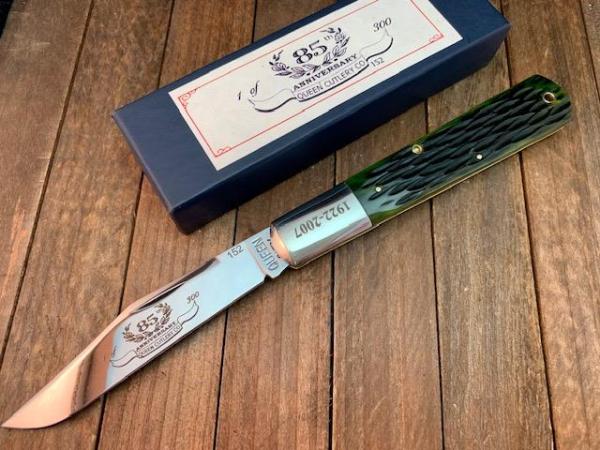 Queen Cutlery Daddy Barlow Emerald Green Jigged Bone 85th Anniversary Stanhope Lens Queen Cutlery Daddy Barlow Emerald Green Jigged Bone 85th Anniversary Stanhope Lens