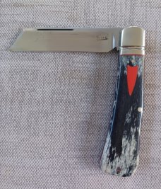 K'roo Jackal..Dogleg Sheepsfoot..Kudu Bone...3.75"..Rwl34..red houndstooth and accents...coa/slip