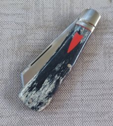 K'roo Jackal..Dogleg Sheepsfoot..Kudu Bone...3.75"..Rwl34..red houndstooth and accents...coa/slip