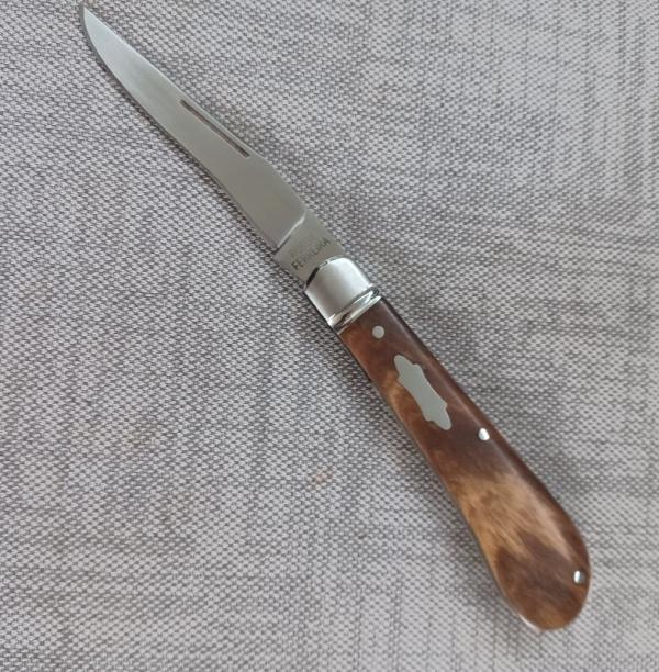 Robbie Ferreira Olive Wood Lannys Clip...N690..4" closed..fluted bolsters and double shields 