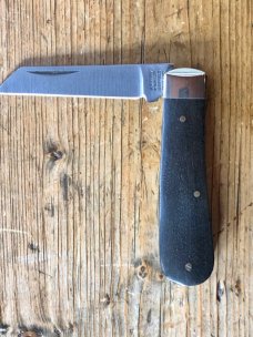 A Wright & Son Small Lambsfoot Knife with Ebony Scales and Lambsfoot blade 