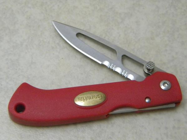 Beretta Red 30% Serrated Lockback Knife 