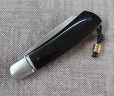 Vincenzo Balistreri Native..Buffalo Horn...lanyard w/bead..Fluted bolsters..Lanyard pin..4"..AEB-L 