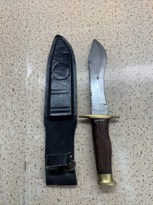 Vintage Puma style Hunting skinning Knife not marked Vintage Puma style Hunting skinning Knife not marked