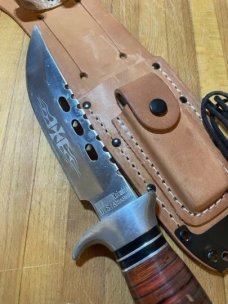 Vintage Columbia USA Saber Iron Cross fixed blade hunting knife