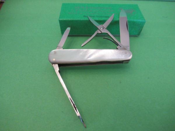 Hen & Rooster Voss Cut Co Germany Gunstock Pearl Lobster 