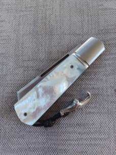 Vincenzo Balistreri White Wolf Slipjoint..4"..AEB-L..Mother of Pearl scales.fluted bolsters.liners 