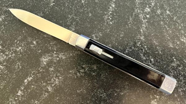 Rare Vintage Out The Front (OTF) Switchblade, Made In Spain, B and S Mark On Bottom Bolster Rare Vintage Out The Front (OTF) Switchblade, Made In Spain, B and S Mark On Bottom Bolster