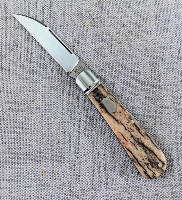 MDK Wharncliffe Trapper..4 closed..Smooth Giraffe Bone..N690..fluted bolsters..Taco Pouch MDK Wharncliffe Trapper..4 closed..Smooth Giraffe Bone..N690..fluted bolsters..Taco Pouch