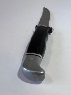 Buck 105, one line tang stamp, pinned.  Excellent condition. Blade is 5 1/8". 