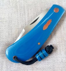 Pepe Jalomo Large Lanny Clip Shadow..4.5 closed...Blue Linen Micarta with Copper Accents..Cpm154 