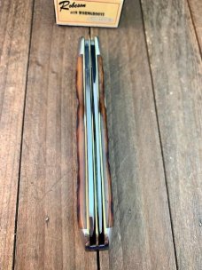Robeson Pocketeze by Queen Trapper Root Beer Worm Groove Bone D-2 Tool Steel Blades 