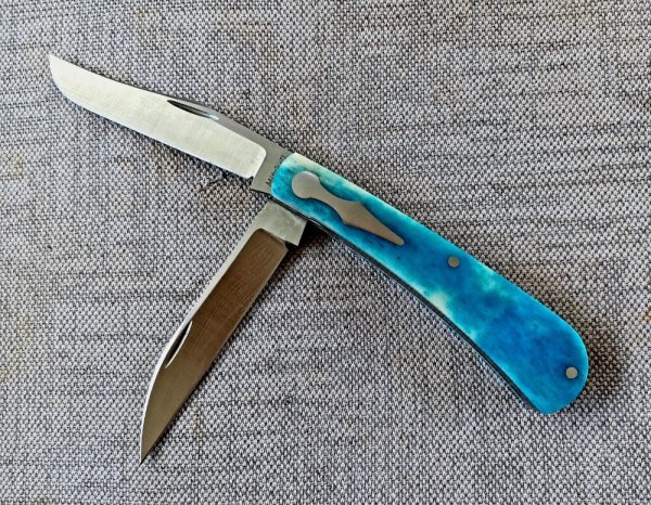 Jeffery Mitchell Blue Camel Bone Wharncliffe Trapper..Cpm154..3.75 closed..Keyhole bolsters/shields