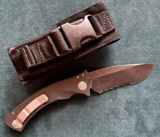 Microtech Amphibian, Stonewash Boron Carbide Partial Serrated Blade, Light Use 