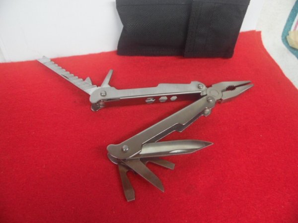 UNBRANDED HANDY STAINLESS MULTI TOOL & NYLON POUCH UNUSED FOR HOME OR CAMPING