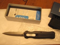 DISCONTINUED BENCHMADE PAGAN OTF D2 STEEL NIB
