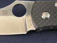 Spyderco Michael Walker 22CFPE ZDP 189. CARBON FIBER SPRINT RUN™
