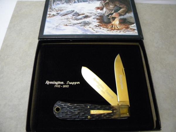 Remington USA 2002 R1123 Bone Gold Blade Trapper Knife NIB