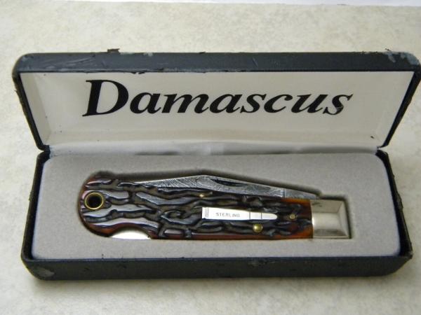 Remington 1997 Bone R1123-D Damascus Bullet Trapper Knife*