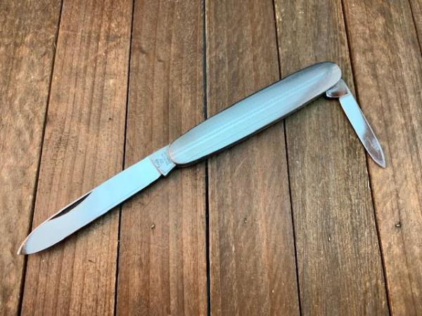 Hen and Rooster Bertram Cutlery Engraved Pen Pre 1975 MG11