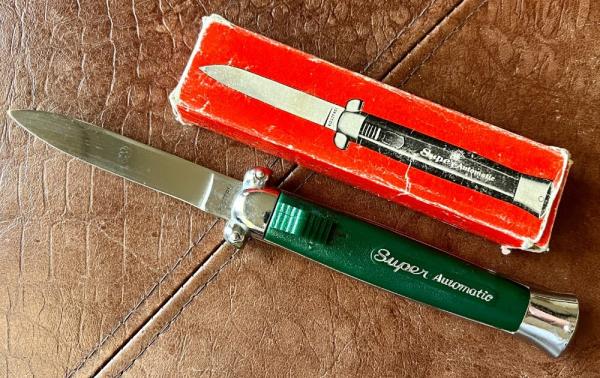 Super Automatic Out The Front (OTF), Green Handle, Hard To Find, Rostfrei Mark, Othello Logo
