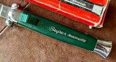 Super Automatic Out The Front (OTF), Green Handle, Hard To Find, Rostfrei Mark, Othello Logo