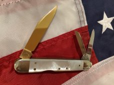 Fight’n Rooster 1981 Whittler Lockback Knife with Beautiful Mother of Pearl Handles -NOS