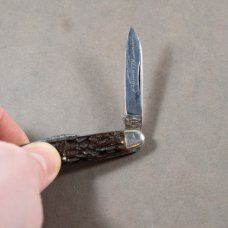 E.C. Simmons Keen Kutter - Unique Pattern W/ Etch Still Visible - Bare end Jigged Bone Pen Knife