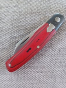 DrT Carbonquartz Whittier..red scales...black bolsters..all Carbonquartz..coa.