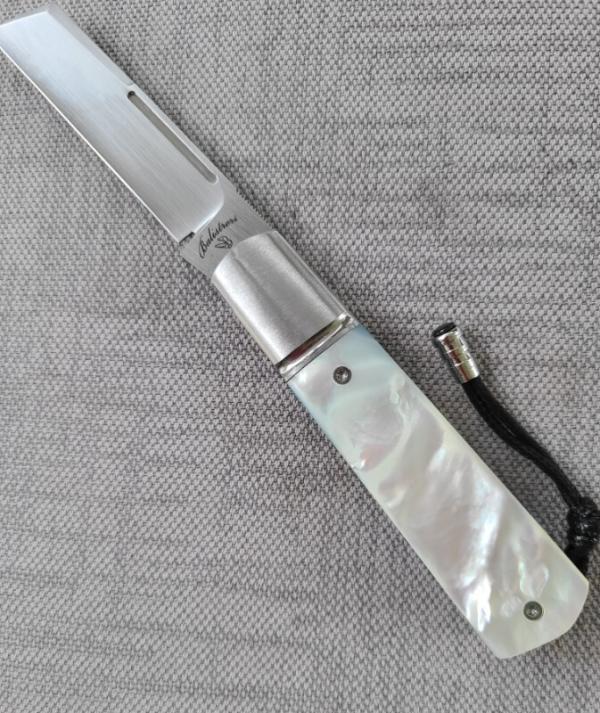 Vincenzo Balistreri White Wolf..Mother of Pearl..AEB-L..liners..lanyard pin and bead..coa.slip Vincenzo Balistreri White Wolf..Mother of Pearl..AEB-L..liners..lanyard pin and bead..coa.slip