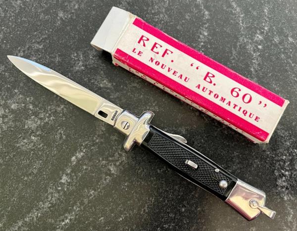 Beautiful Begon Lockback Switchblade Knife, Made In France, With Original Box, Unused Beautiful Begon Lockback Switchblade Knife, Made In France, With Original Box, Unused