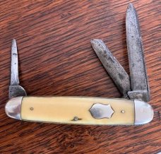 HESITATE SELLING OLDEST RUSSELL GREEN RIVER POCKET KNIFE