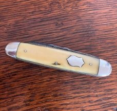 HESITATE SELLING OLDEST RUSSELL GREEN RIVER POCKET KNIFE