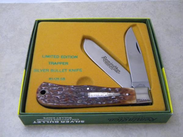 Remington UMC USA R1128 SB 1989 Bone Silver Bullet Trapper Knife in Box