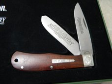 Remington USA R1128 2007 25th Anniv. CocoBola Silver Bullet Trapper Knife in Tin