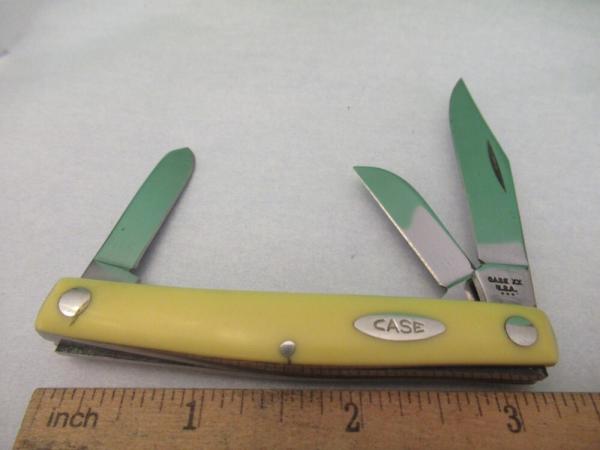 Case XX 1977 Yellow Birds Eye Discontinued Pattern # 33044 Case XX 1977 Yellow Birds Eye Discontinued Pattern # 33044
