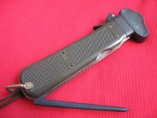 Vintage Large Size BUND German Luftwaffe PARATROOPER Gravity Knife - MINT IN BOX !