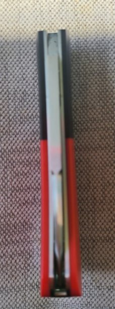 Luciano Silveira Pacheco..14C28N stainless..Red Corian Scales and Black Corian Bolsters...3.75 clsd