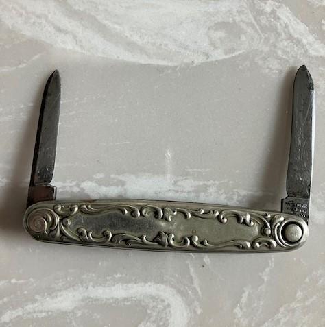 PRESS BUTTON KNIFE CO DOUBLE BLADE